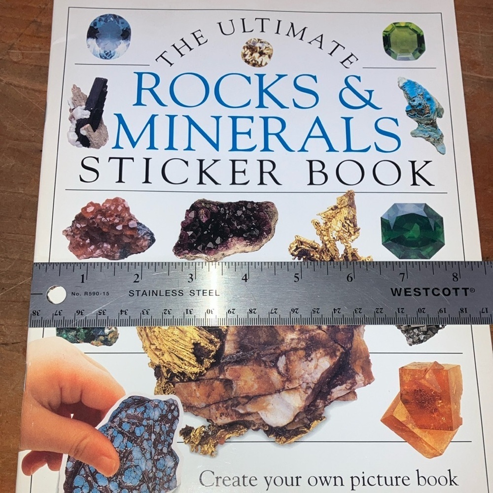 The Ultimate Rocks & Minerals Sticker Book - Picture 13 of 16